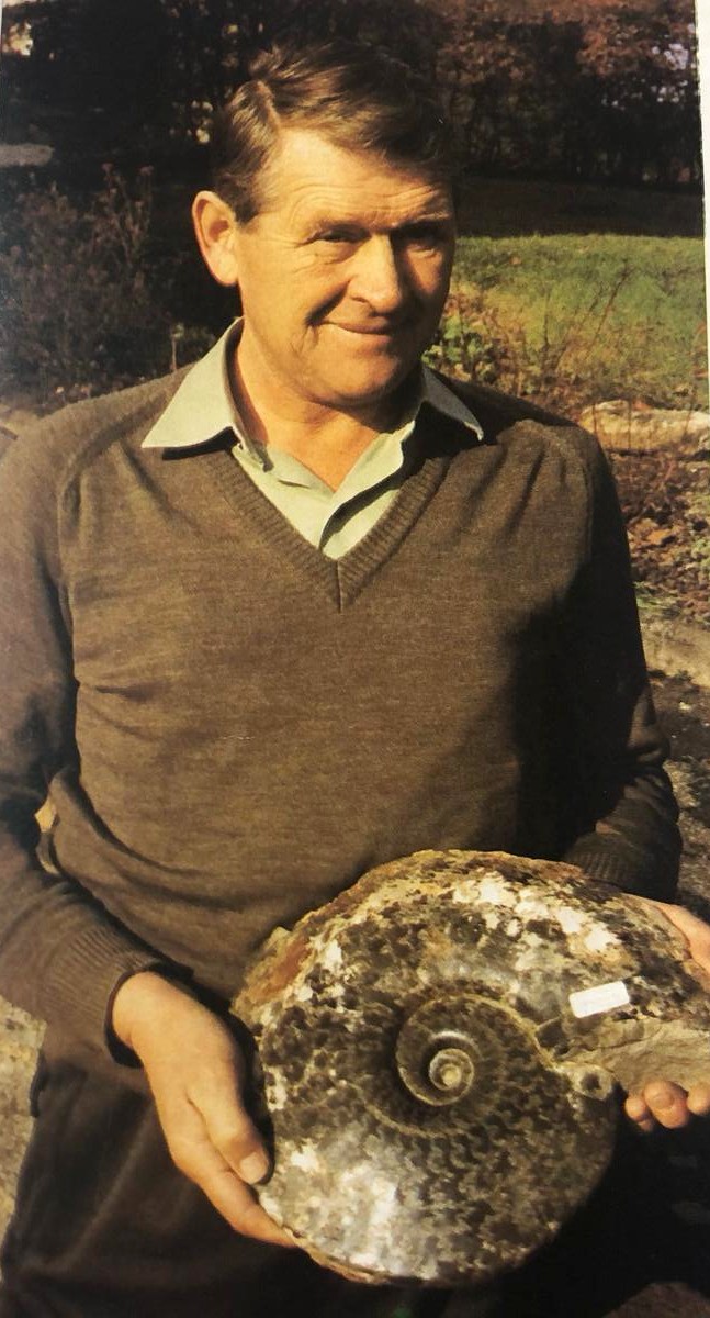 Rolf Hugger mit einer großen Parkinsonia gyrumbilica
